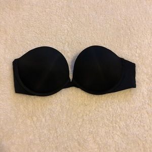 Black push-up strapless bra